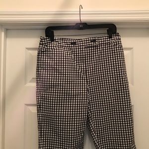 Cute Bermuda style black and white checker pants.